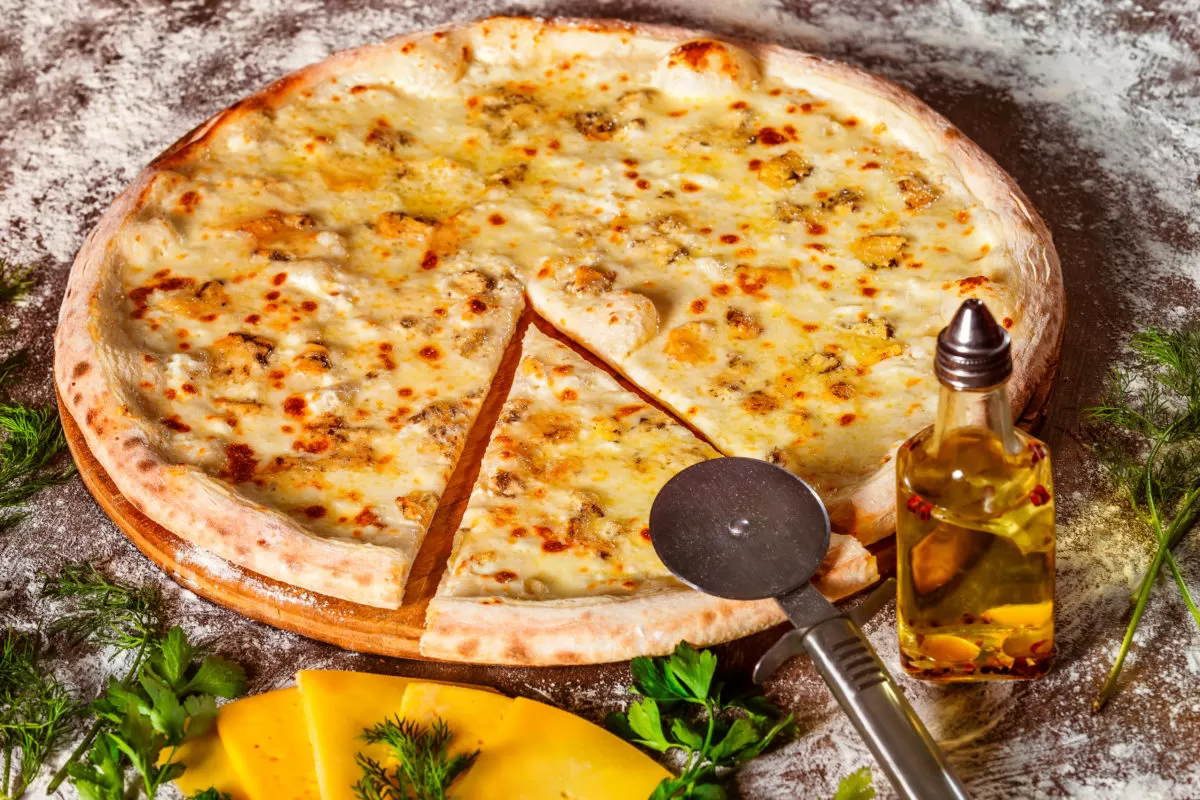 Сырная пицца Продукты для рецепта             
    
	    Дрожжи сухие